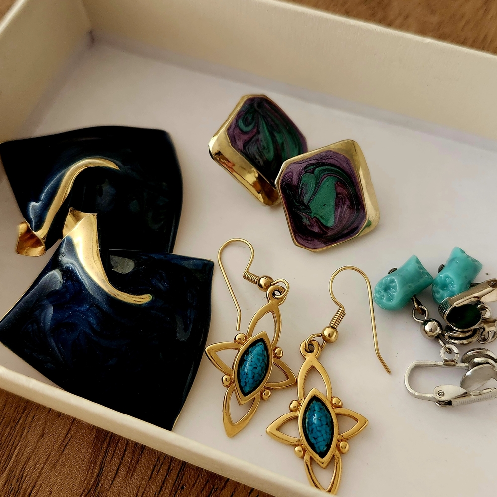 Gold and Turquoise Earrings Set
